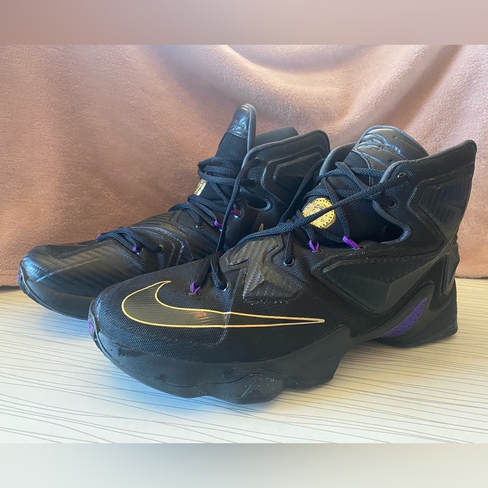 Nike lebron 13 "pot of Gold" pre owned but in excellent condition. No box.